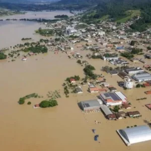 Projeto obriga escolas de SC a criar plano de evacuação em caso de enchentes