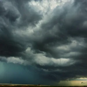 Temporais com raios, ventania e granizo: veja a previsão do tempo para esta sexta em SC