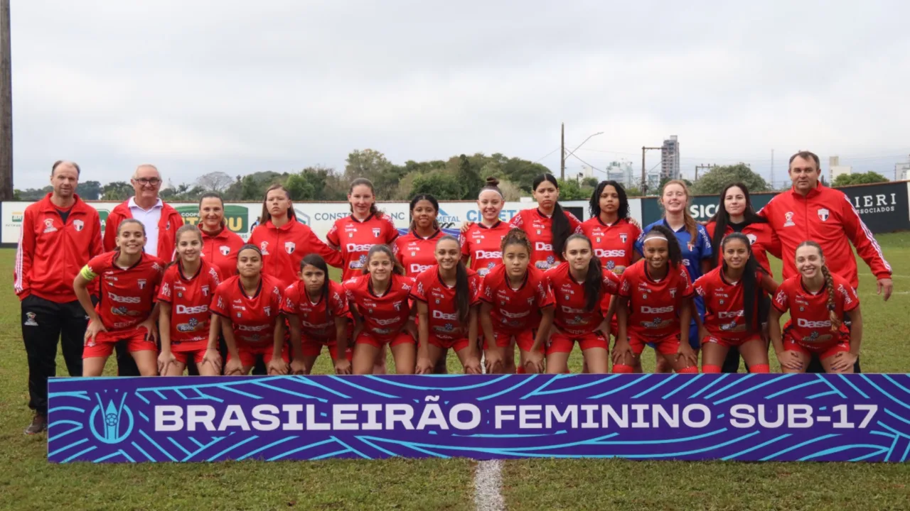 Time de SC encara Vasco por vaga em semifinal de futebol