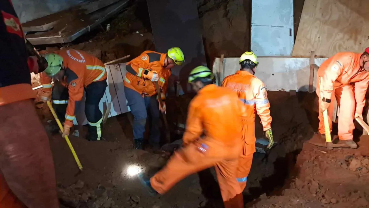 Trabalhadores são encontrados mortos após deslizamento de terra em obra de SC