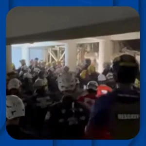 VÍDEO homem é resgatado vivo após sete dias sob escombros na Venezuela | Reprodução / SBT News 