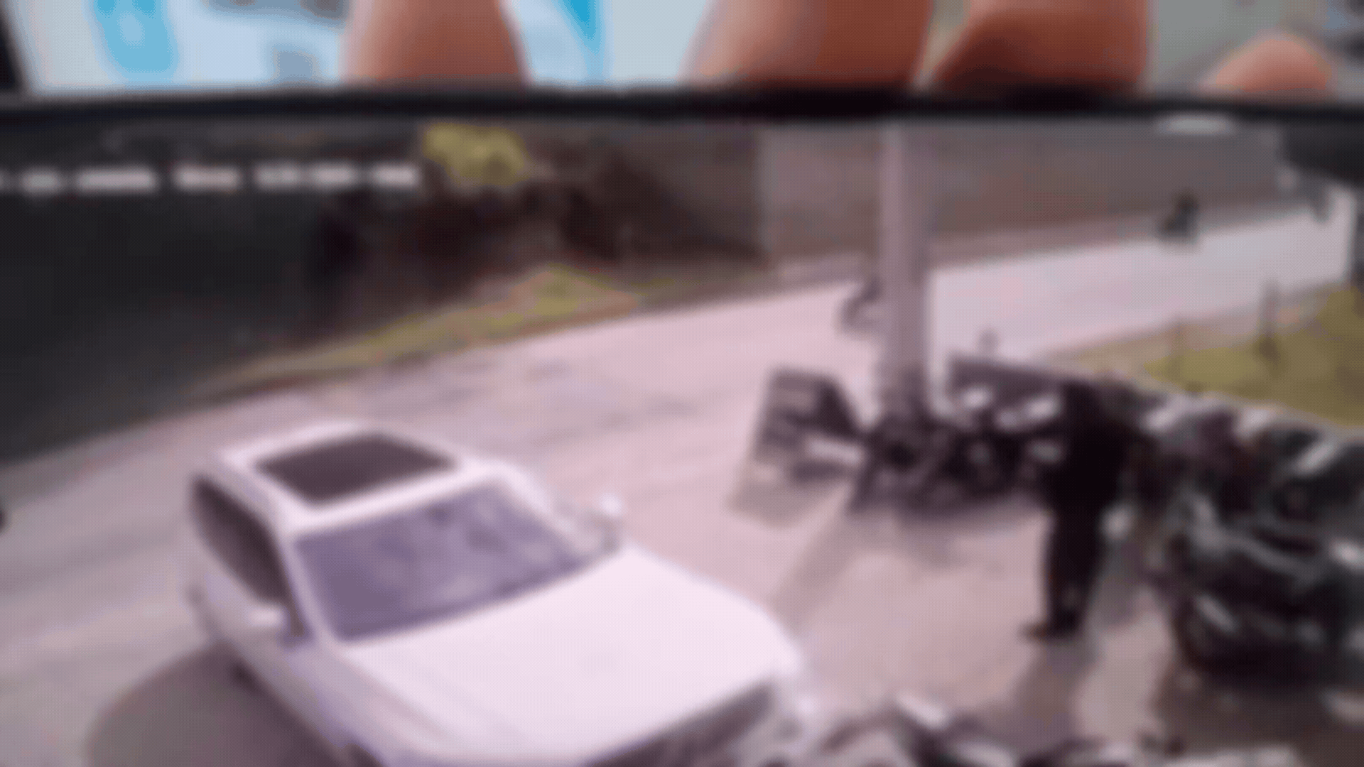 Vídeo flagra acidente entre motos que deixou dois feridos em Brusque