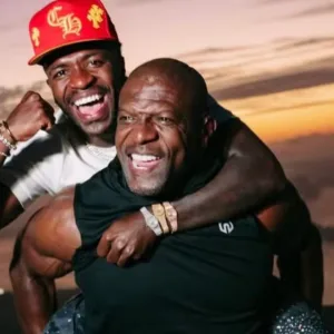 Vini Jr. encontra Terry Crews após memes de As Branquelas