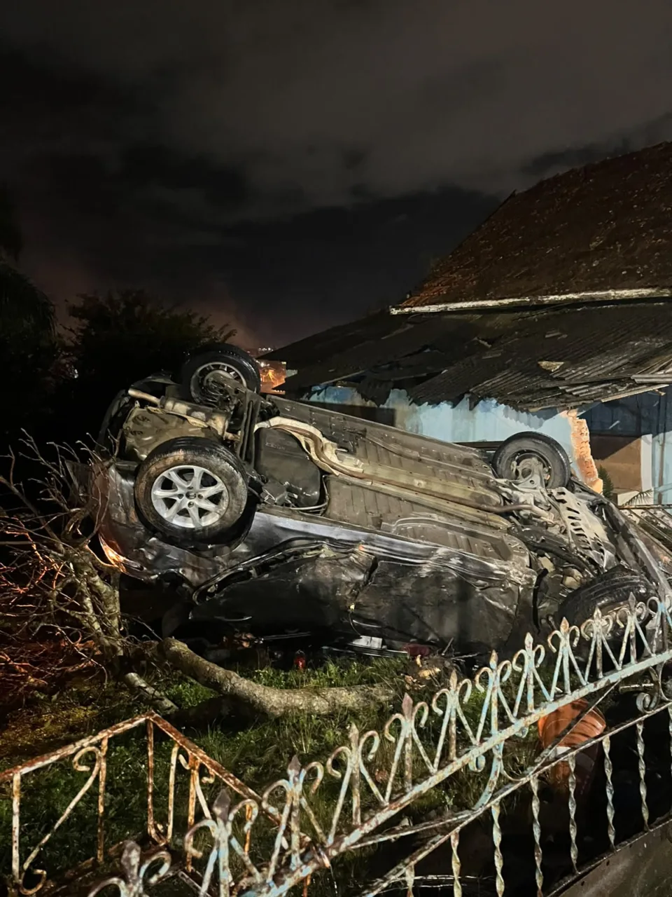 Chuvas intensas provocam sequência de acidentes em Lages