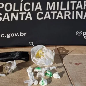 Adolescente é apreendido com drogas em Lages | Foto: PMSC Lages