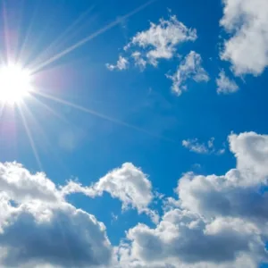 Semana começa com tempo mais estável e temperaturas em elevação no Norte de Santa Catarina, mas frente fria deve mudar o cenário a partir de sexta-feira | Foto: Reprodução | StockImage