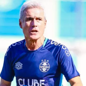 Técnico Luís Castro | Foto: @luis_castro_official/Redes sociais