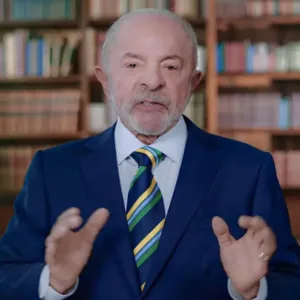 Governo anuncia aumento de mais de 15% no Bolsa Família a 17 dias dias do 1º turno | Reprodução/ Redes Sociais / YouTube Oficial 