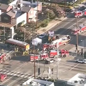 Helicóptero de TV cai durante cobertura de acidente e deixa três mortos | Foto: reprodução / NBC4 