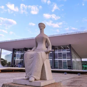 Dados extraídos do celular de Daniel Vorcaro foram entregues pela Polícia Federal a ministros do STF antes do julgamento sobre as mensagens envolvendo o ex-banqueiro e Alexandre de Moraes | Foto: Reproduçao | STF
