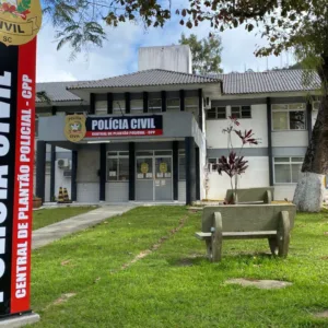 Homem é preso por suspeita de estuprar a própria filha de cinco anos em Florianópolis | Foto: reprodução/ PSCS  