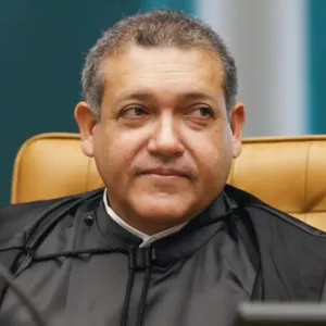 Nunes Marques suspende novos posts e seguidores no Exército do Lula